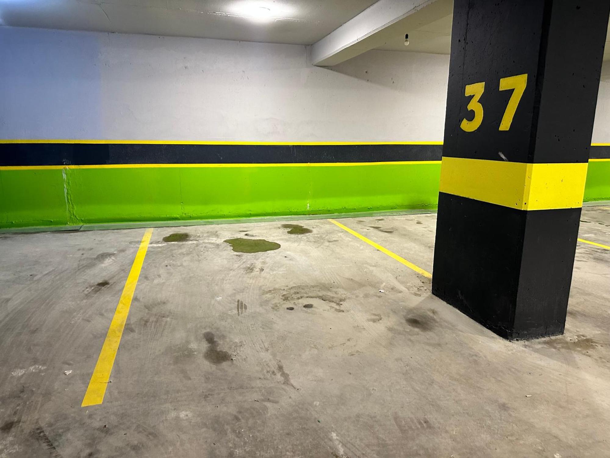 Luxury With Parking Tirana