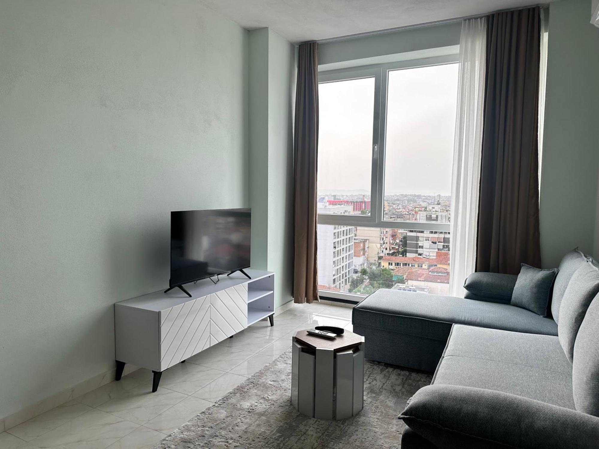 Luxury With Parking * Tirana
