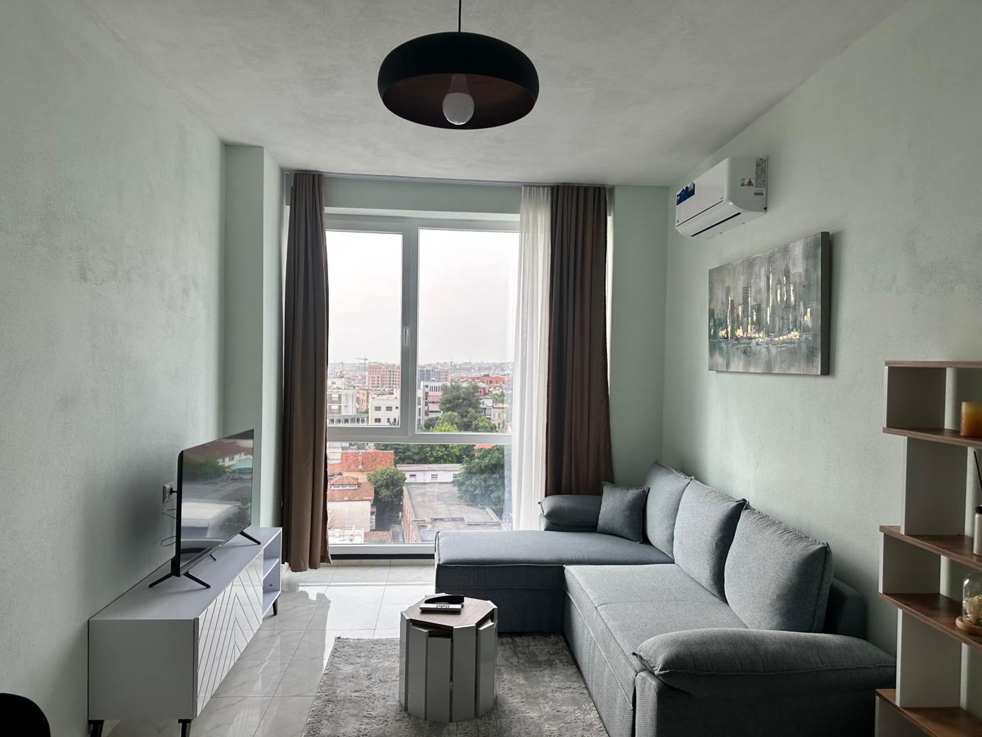 Apartamento Luxury With Parking Tirana